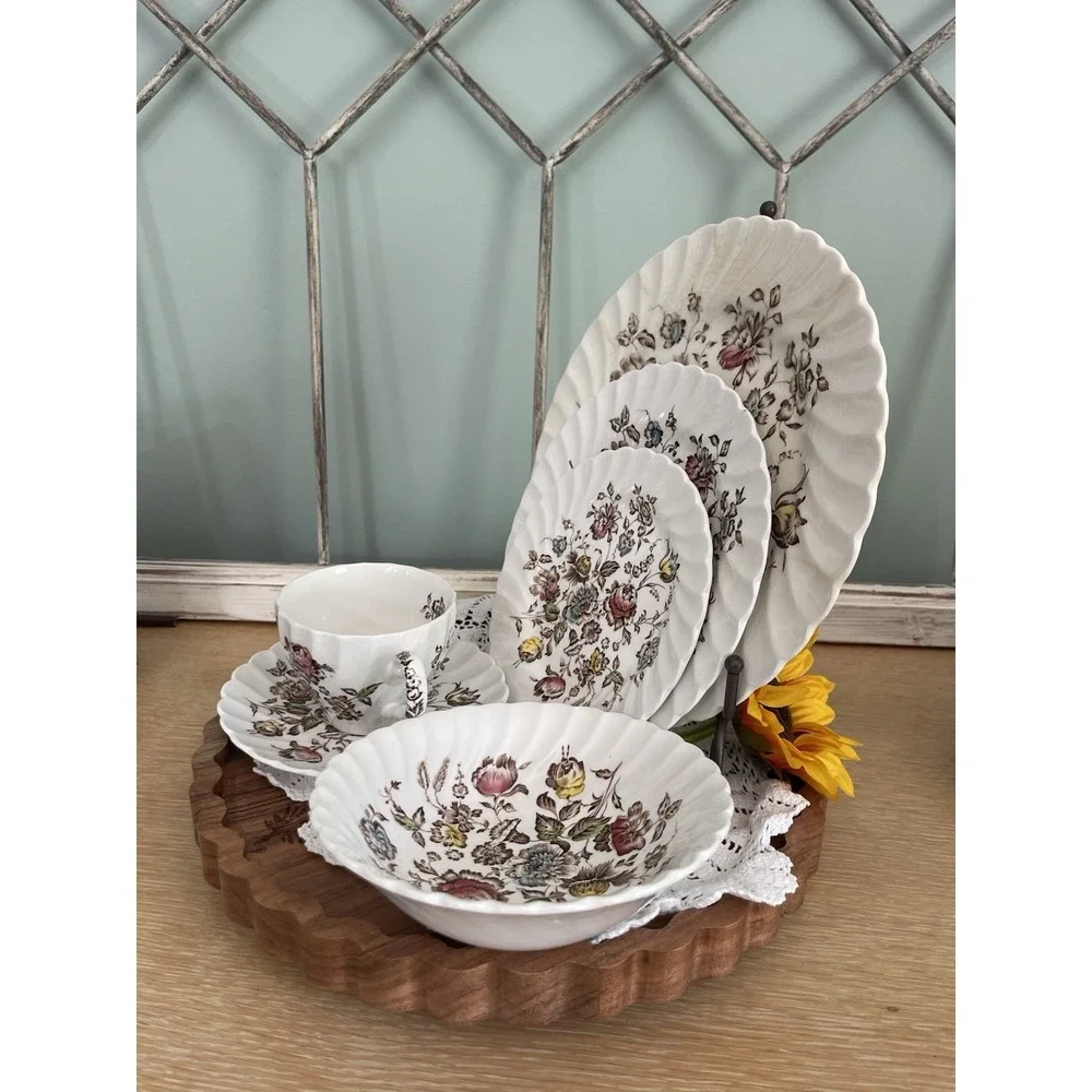 Vintage Johnson Brothers Staffordshire Bouquet 6 Piece Setting England IRONSTONE